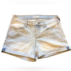 Old Navy Semi Fitted Light Wash Jean Shorts Size 6